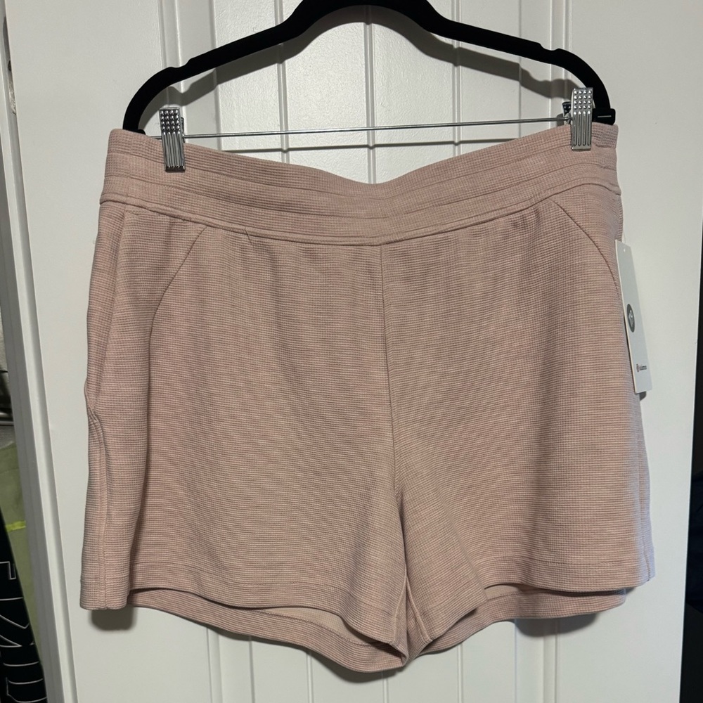 LULULEMON ATHLETICA SCUBA HIGH RISE SHORT 5” waffle NWT SZ XL